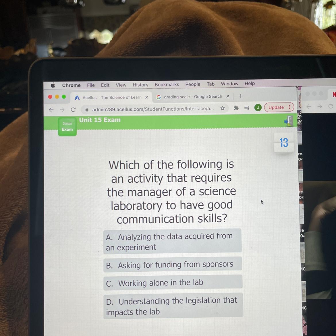 Which of the following isan activity that requiresthe manager of a sciencelaboratory to have goodcommunication