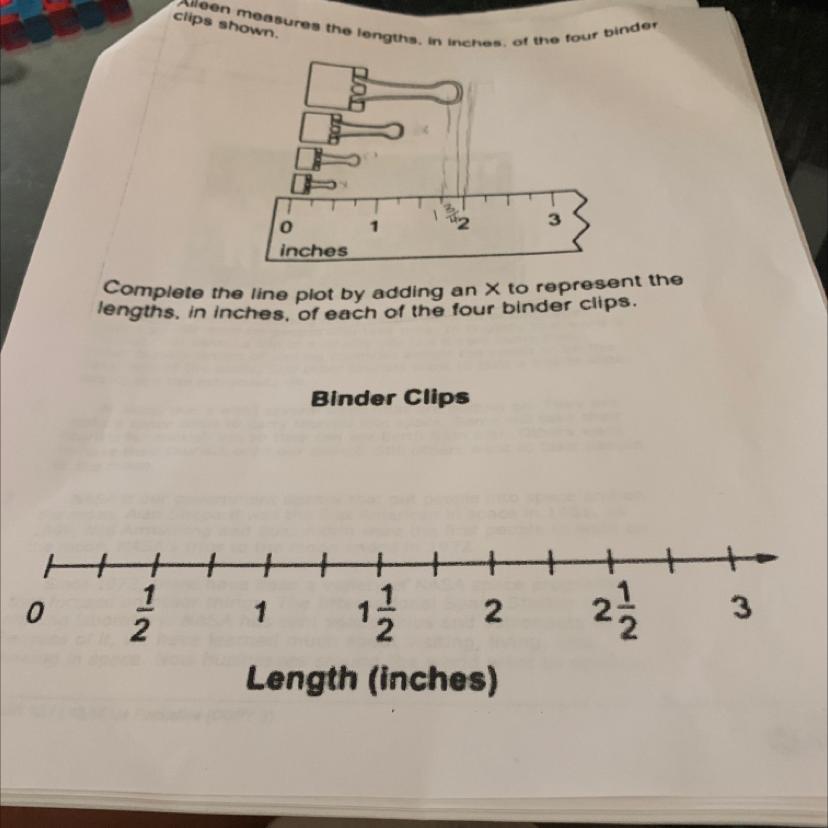 (3rd grade question Im helping my sister and I am stuck help)Complete the line plot by adding an X to