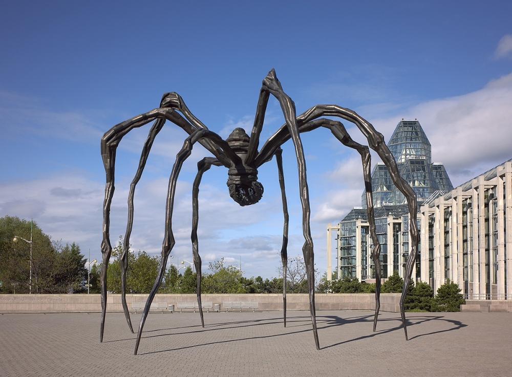 What element of art does Louise Bourgeois use in the Maman?A BalanceB ColorC FormD Value