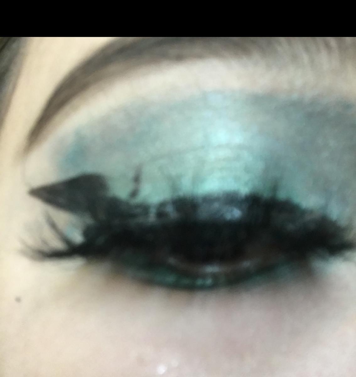 Whos feeling the makeup look? cause i am! 