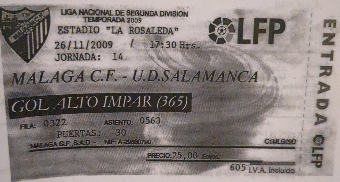 Answer based on the ticket. 1. Cul es el nombre del estadio? 2. A qu hora empieza el juego (el partido)?